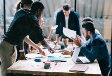 إدارة الأزمات: كيف تتخذ قرارات فعّالة تحت الضغط؟